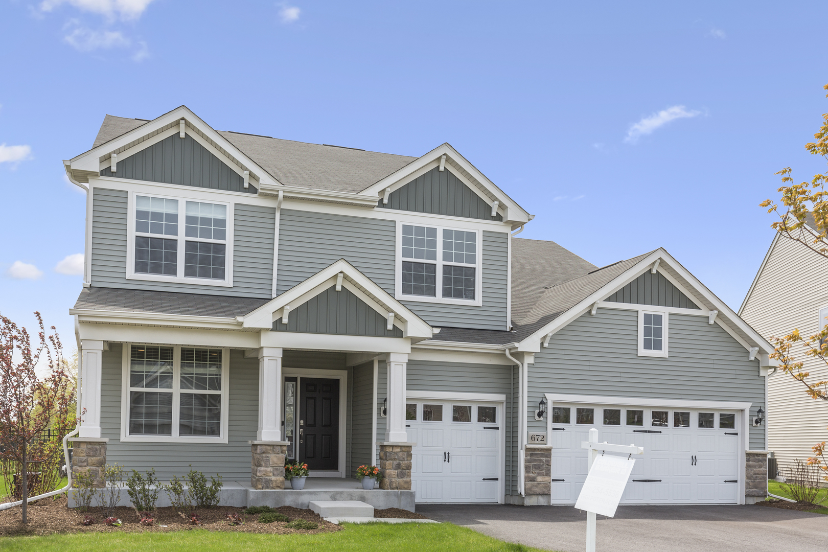 672 Glenwood, South Elgin, Illinois