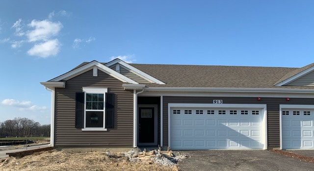 913 Darwin, North Aurora, Illinois