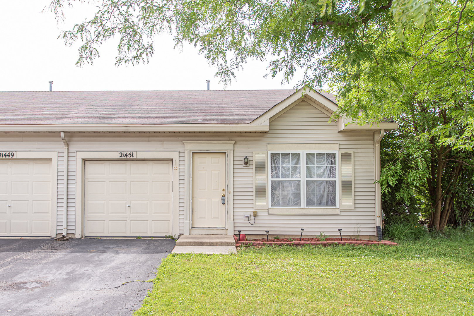 Homes for sale in the Lakewood Falls subdivision Plainfield, Illinois