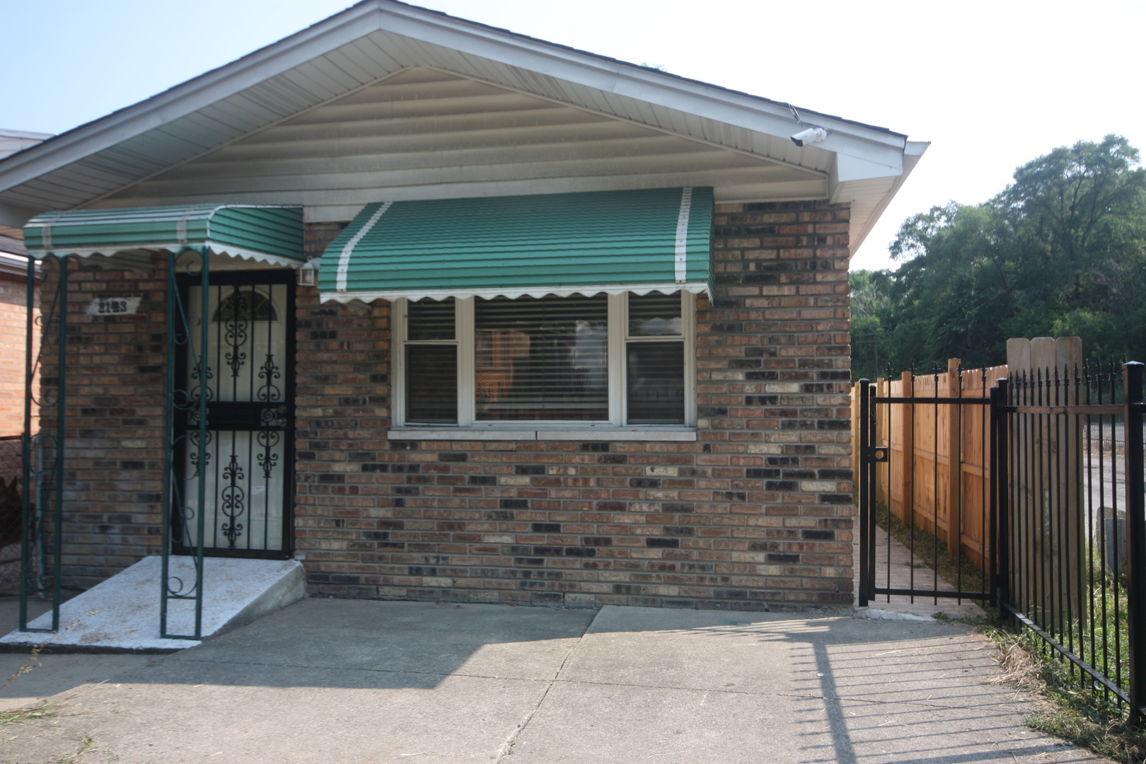 West Englewood Real Estate & West Englewood Chicago Information