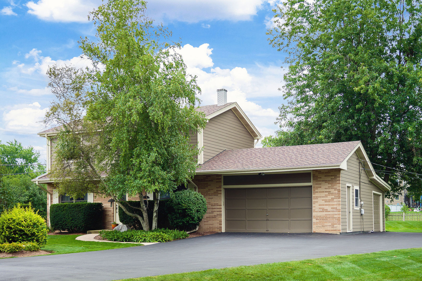 2215 Heathercliff Drive, Green Oaks, Il 60048