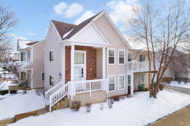 613 Hidden Creek, North Aurora, Illinois