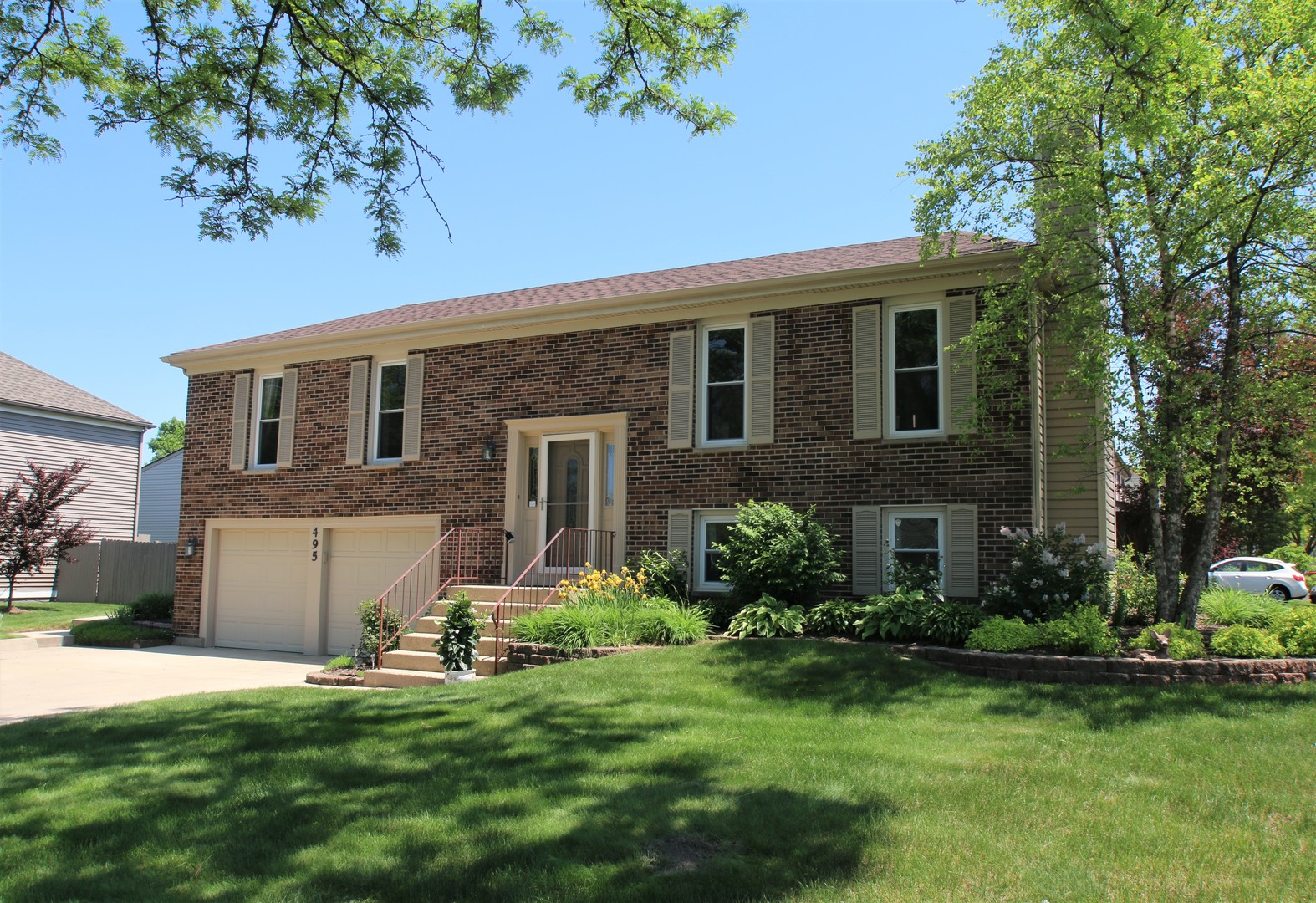 Homes for sale in the Waterbury subdivision Roselle, Illinois Real Estate