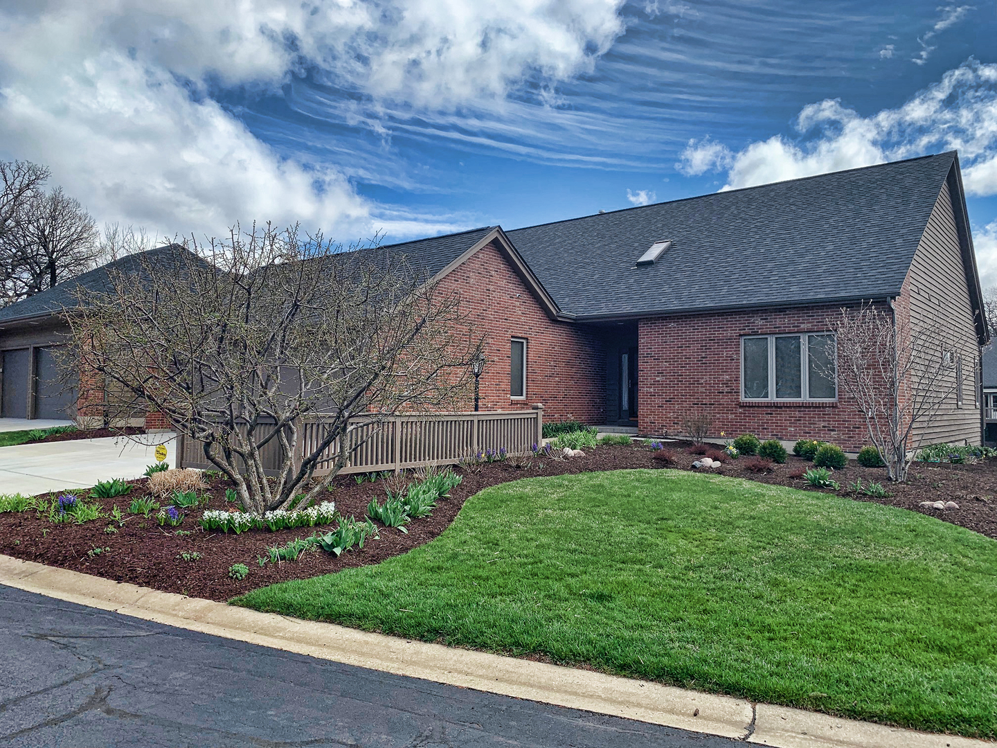 403 Tall Oaks, ELGIN, Illinois