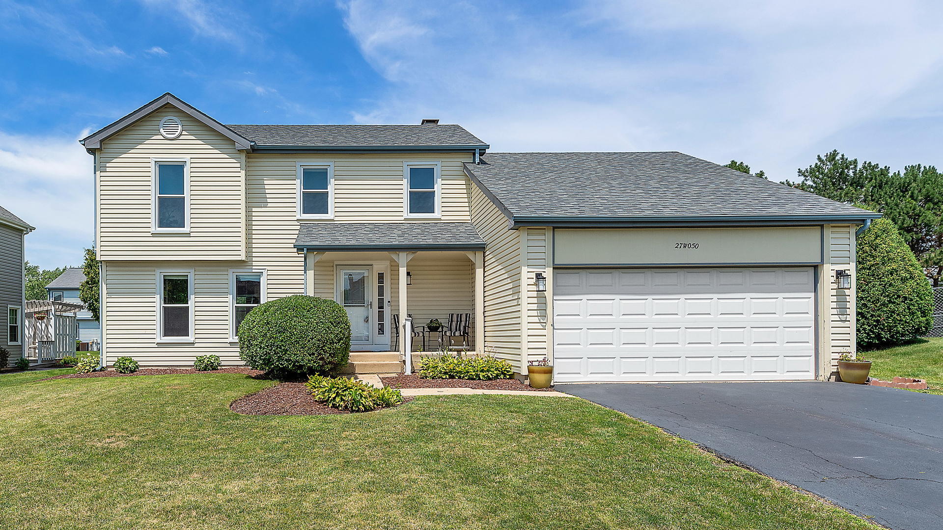 Homes for sale in the Timber Ridge subdivision Winfield, Illinois