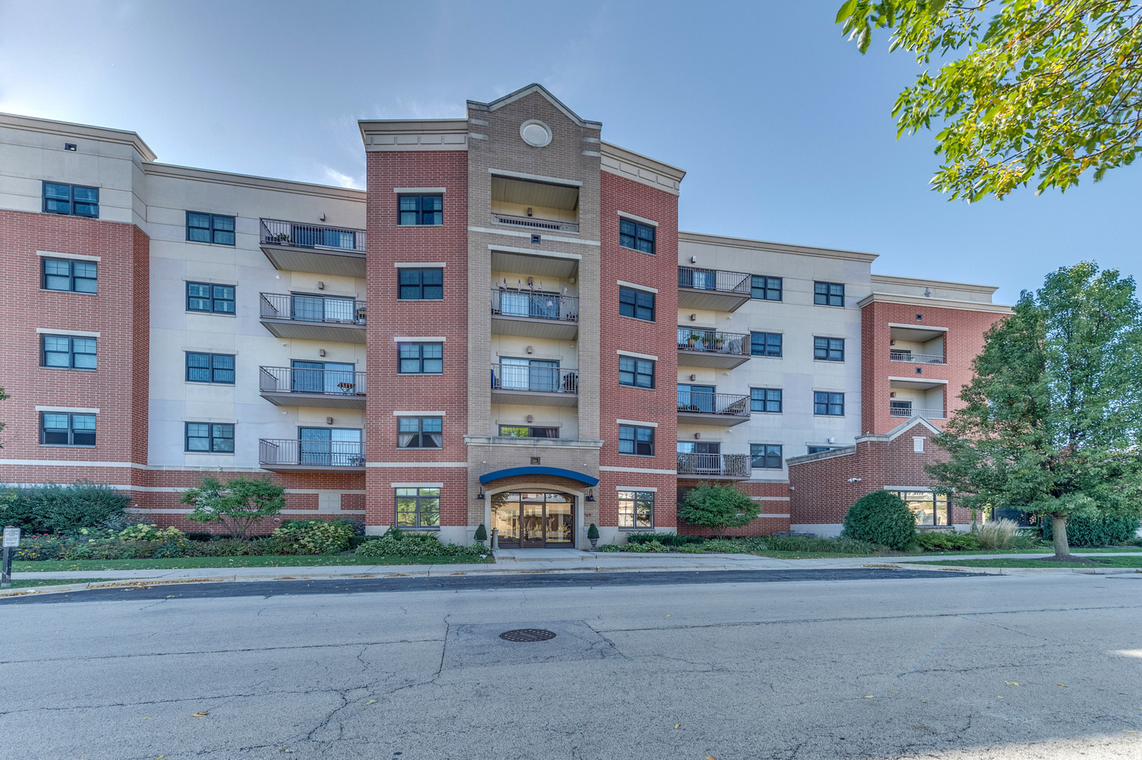 Condos for sale in Roselle, Illinois Roselle MLS Roselle Real Estate