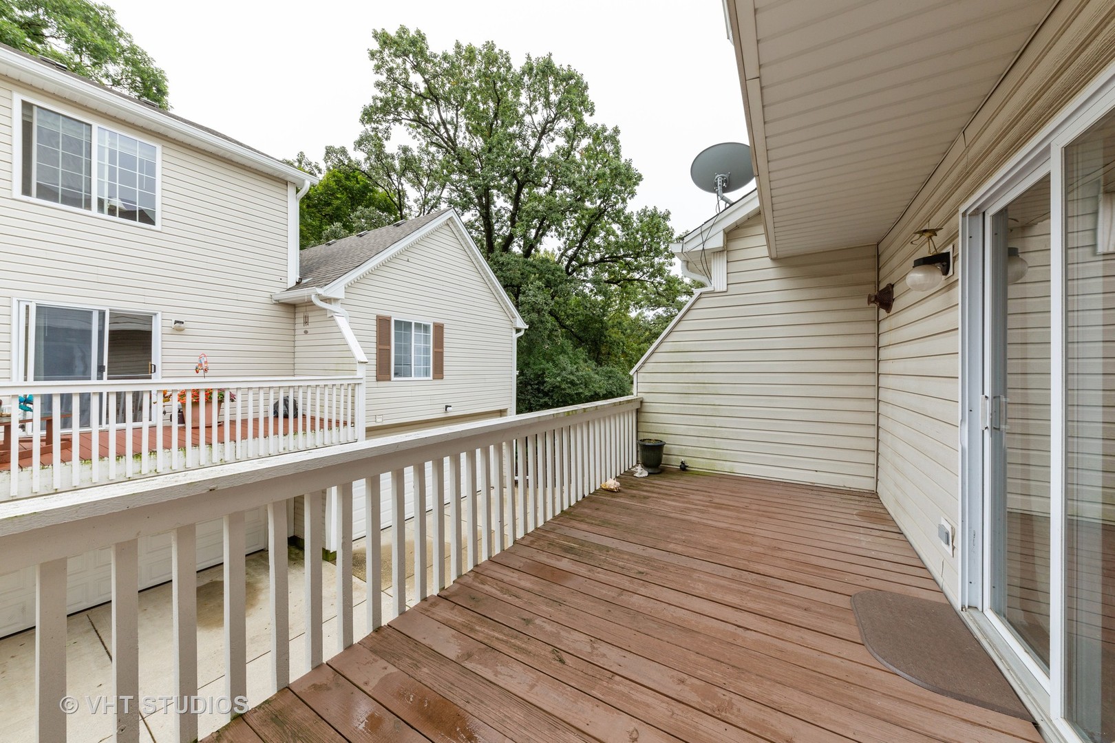 326 W Whispering Oaks Lane, Unit 326, Round Lake, IL 60073 Blue Fence