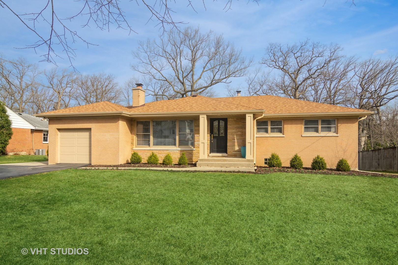 890 E Old Elm Road, Lake Forest, Il 60045