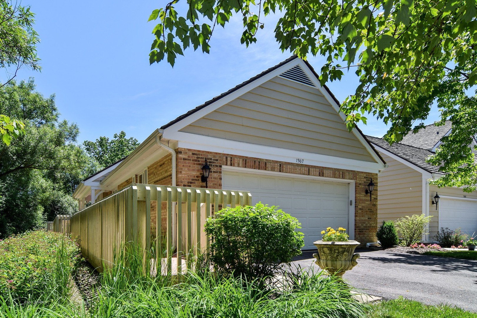 Homes for sale in the Shires Of Inverness subdivision Inverness, Illinois Real Estate