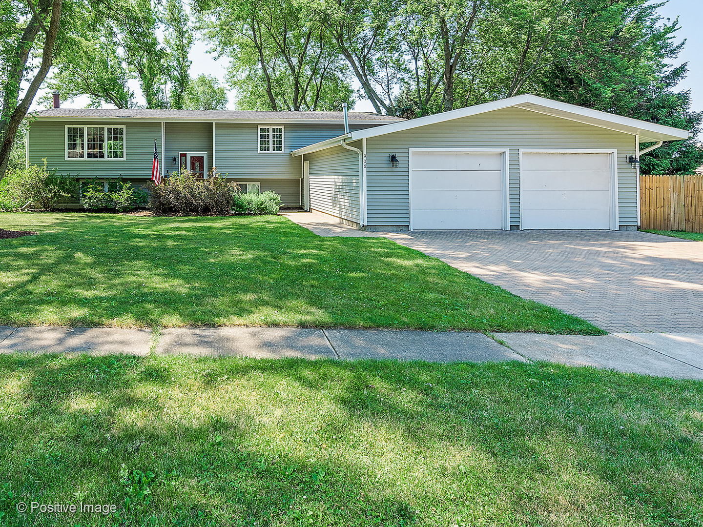 906 Maple, Maple Park, Illinois