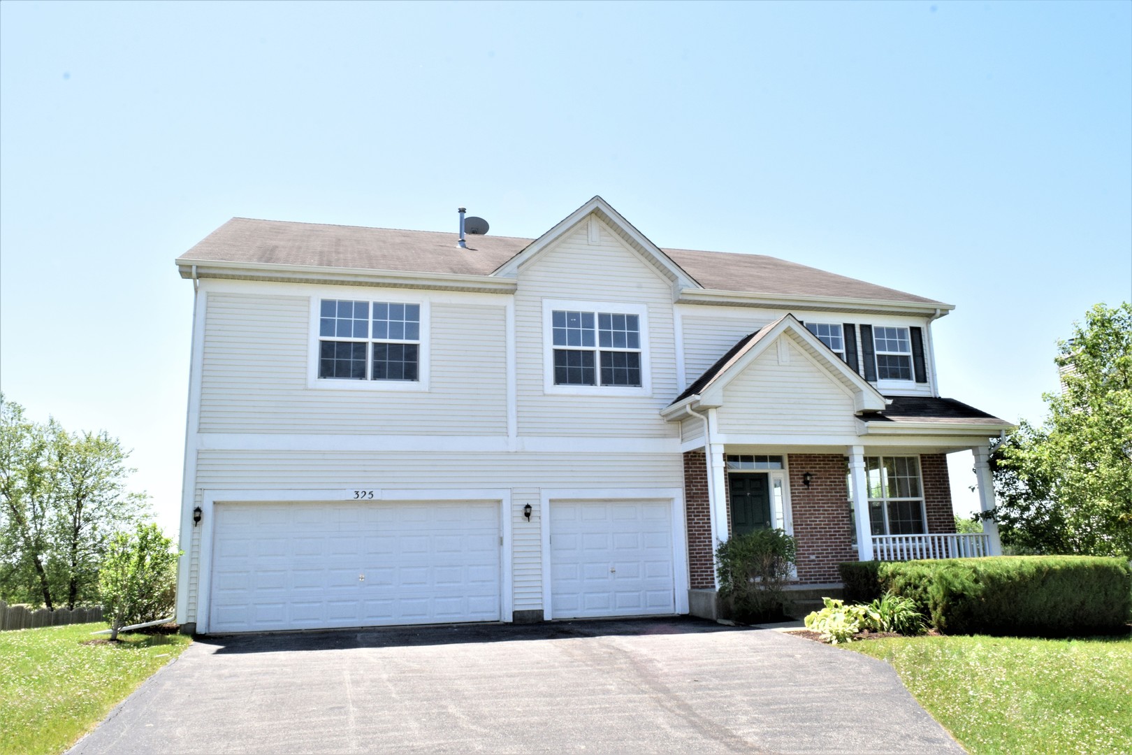 Homes for sale in the Lakewood Grove subdivision Round Lake, Illinois