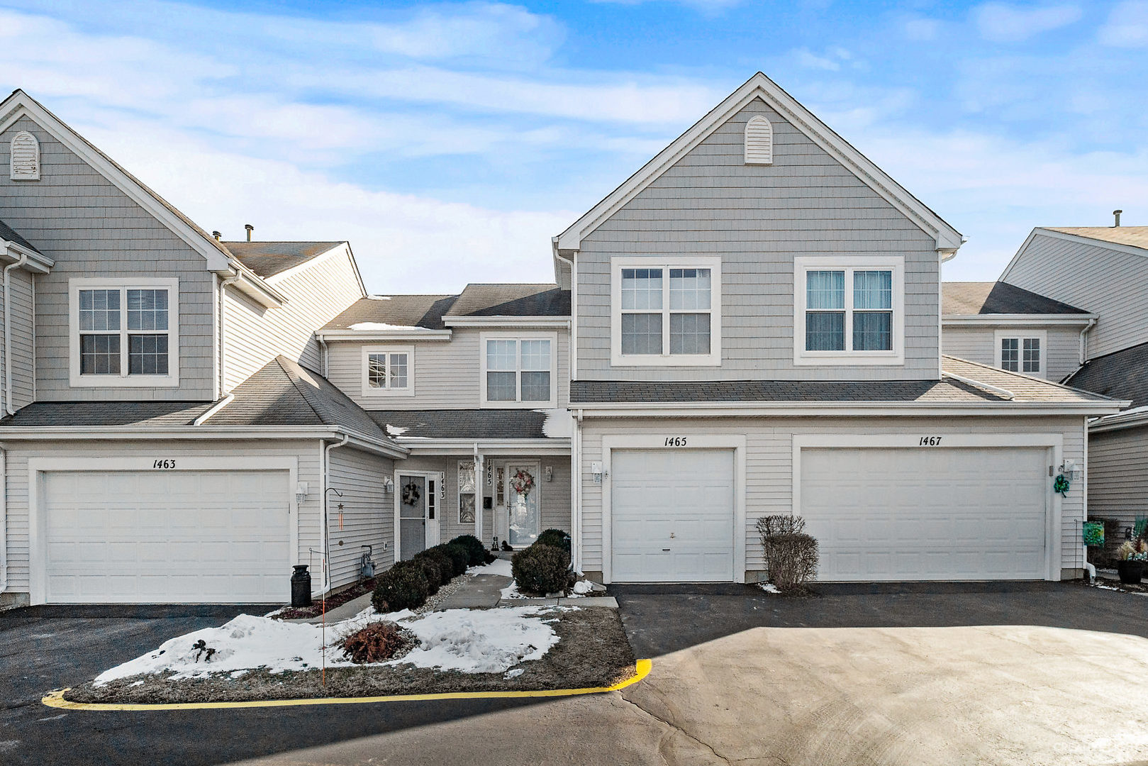 Homes for sale in the Gleneagle Farms subdivision Carpentersville