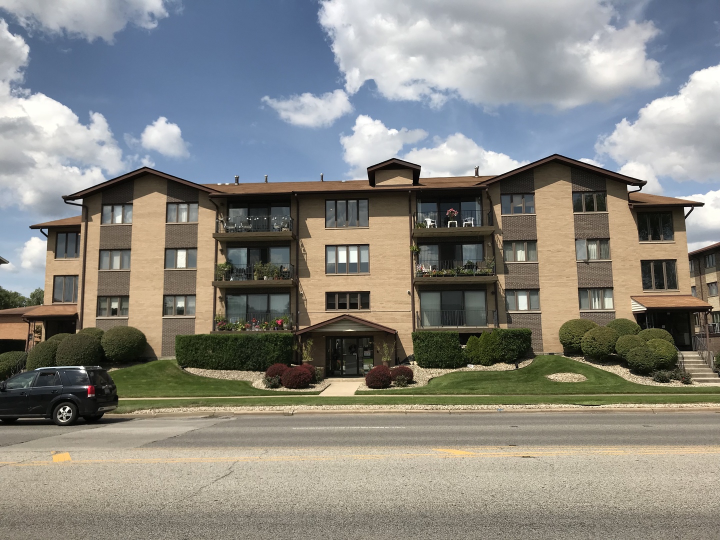 Oak Lawn Condos For Sale