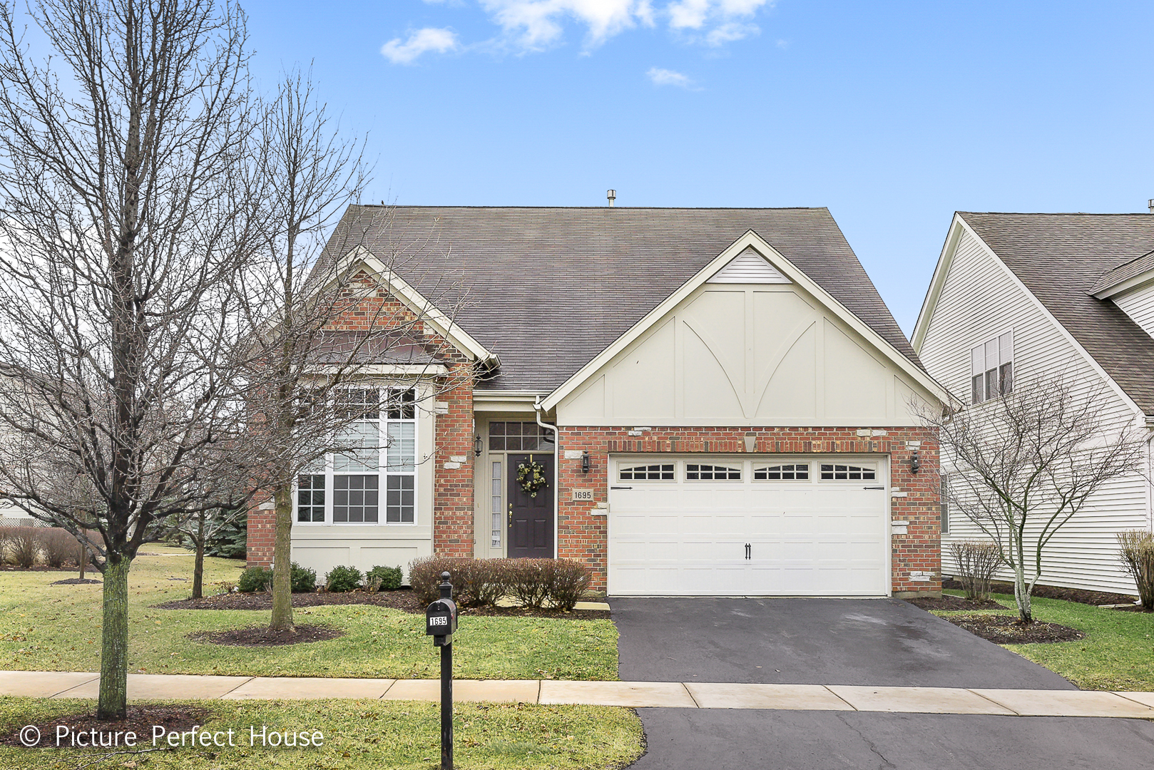 1695 Briarheath, AURORA, Illinois