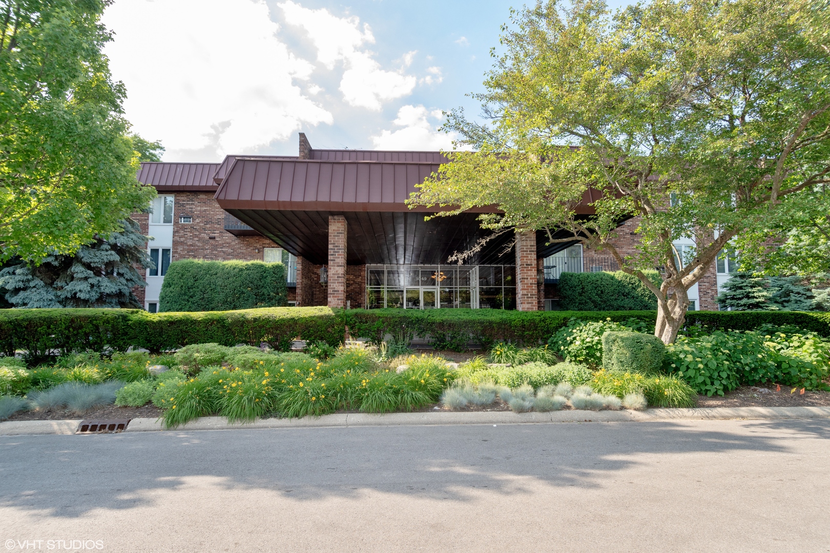 Homes for sale in the Cress Creek subdivision Naperville, Illinois