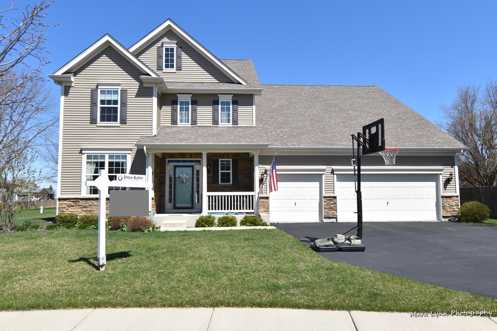 405 Yolane, Sugar Grove, Illinois
