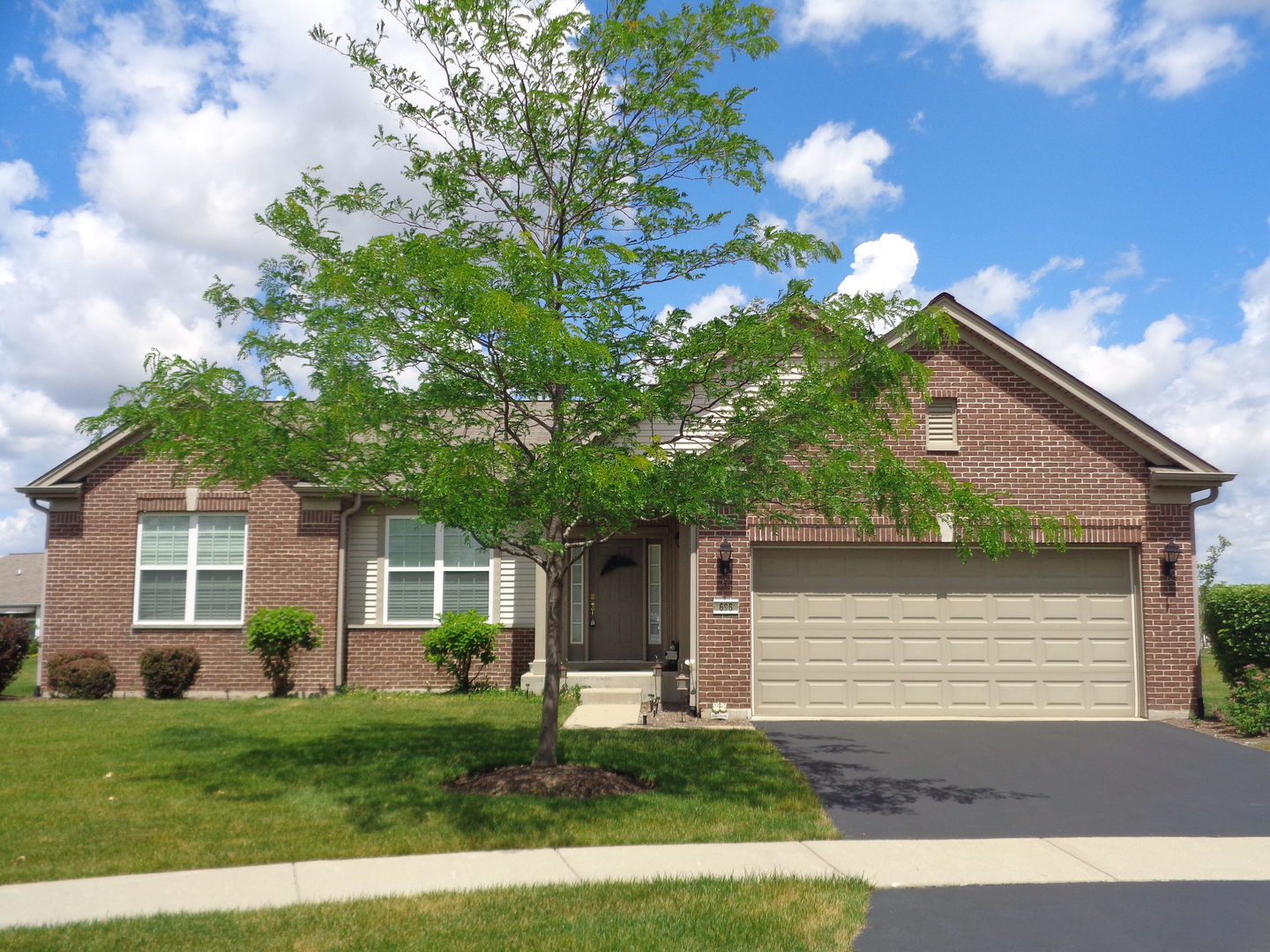 696 Tahoe, ELGIN, Illinois