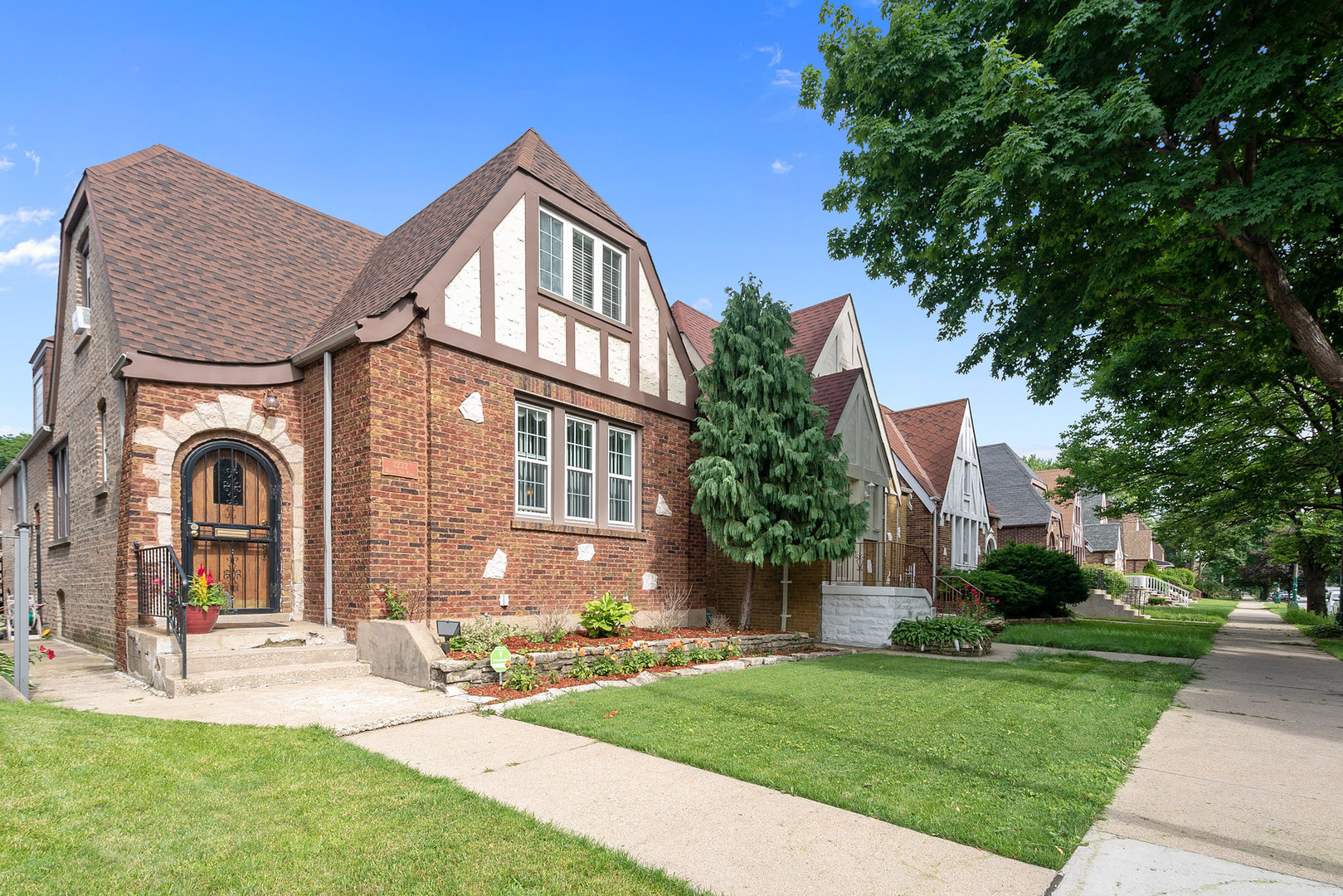 Schorsch Village Real Estate & Schorsch Village Chicago Information