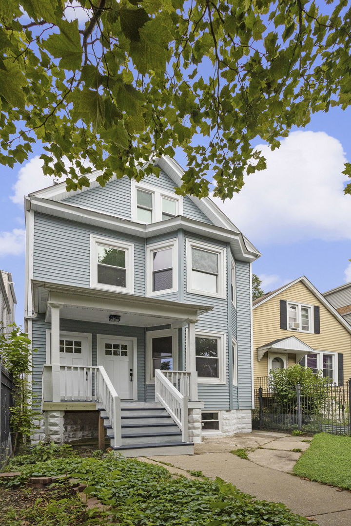 6129 N. Ravenswood