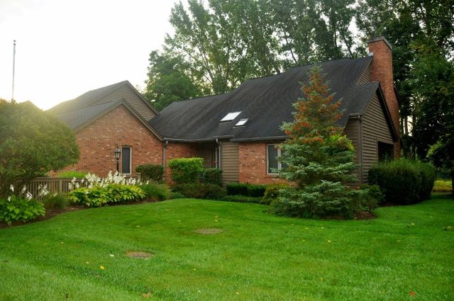 2421 TALL OAKS, ELGIN, Illinois