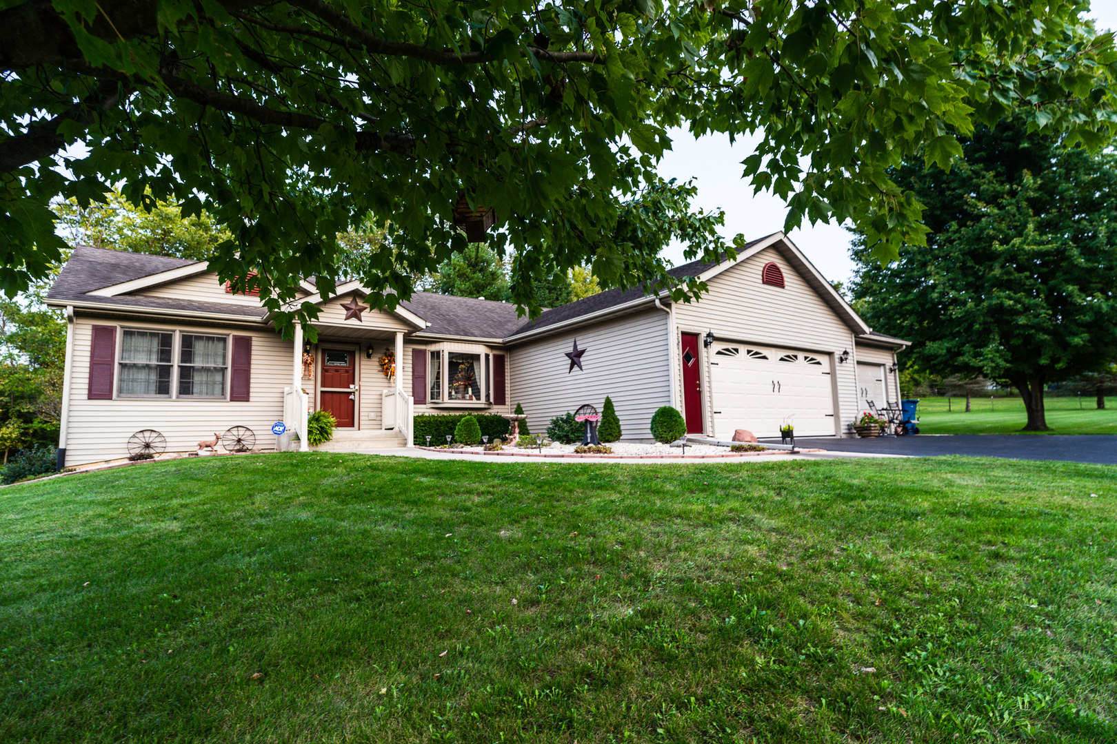 3 Bedroom Homes for sale in Dixon, Illinois Dixon MLS Dixon Real Estate