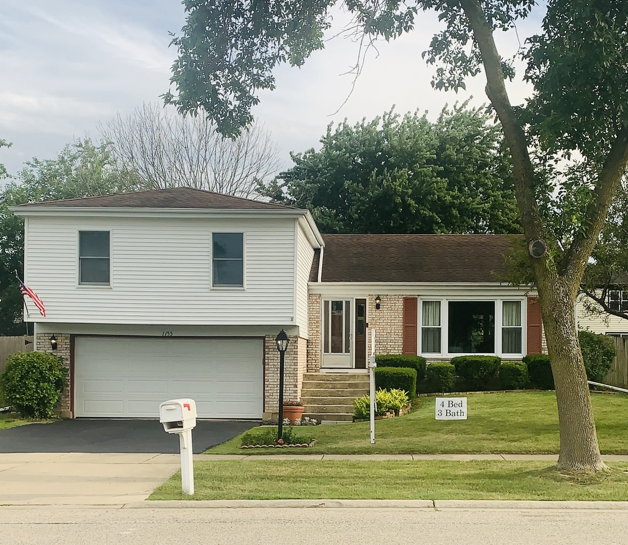 Homes for sale in the Waterbury subdivision Roselle, Illinois Real Estate