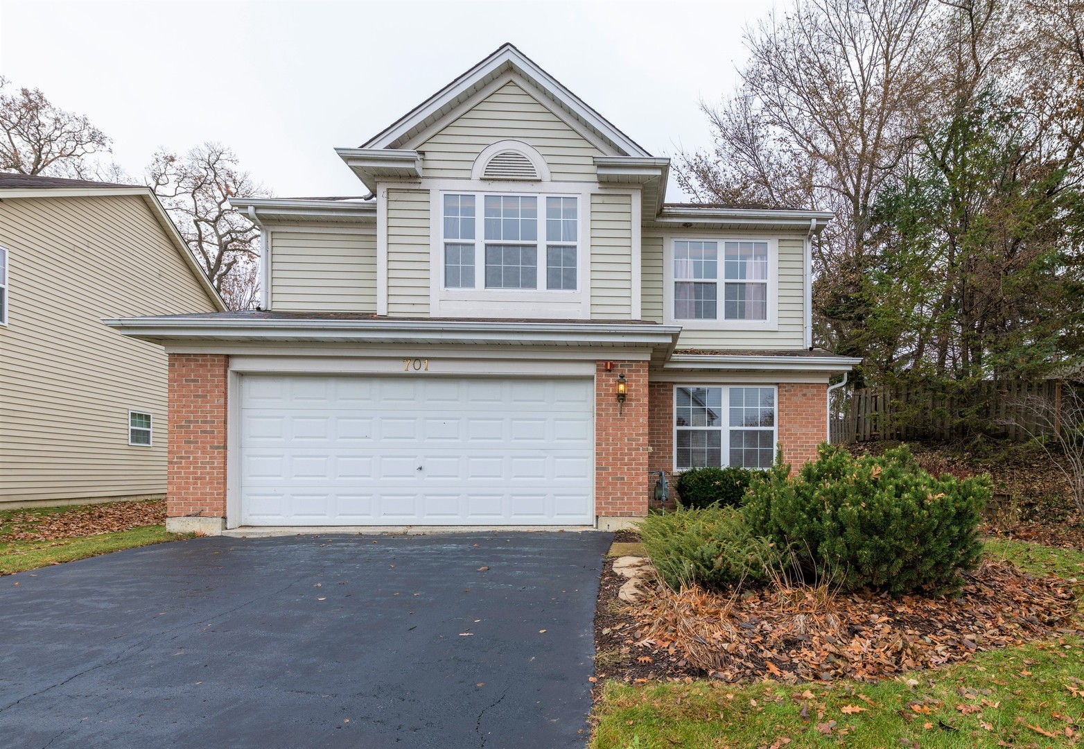 Homes for sale in the Holiday Park subdivision Fox Lake, Illinois