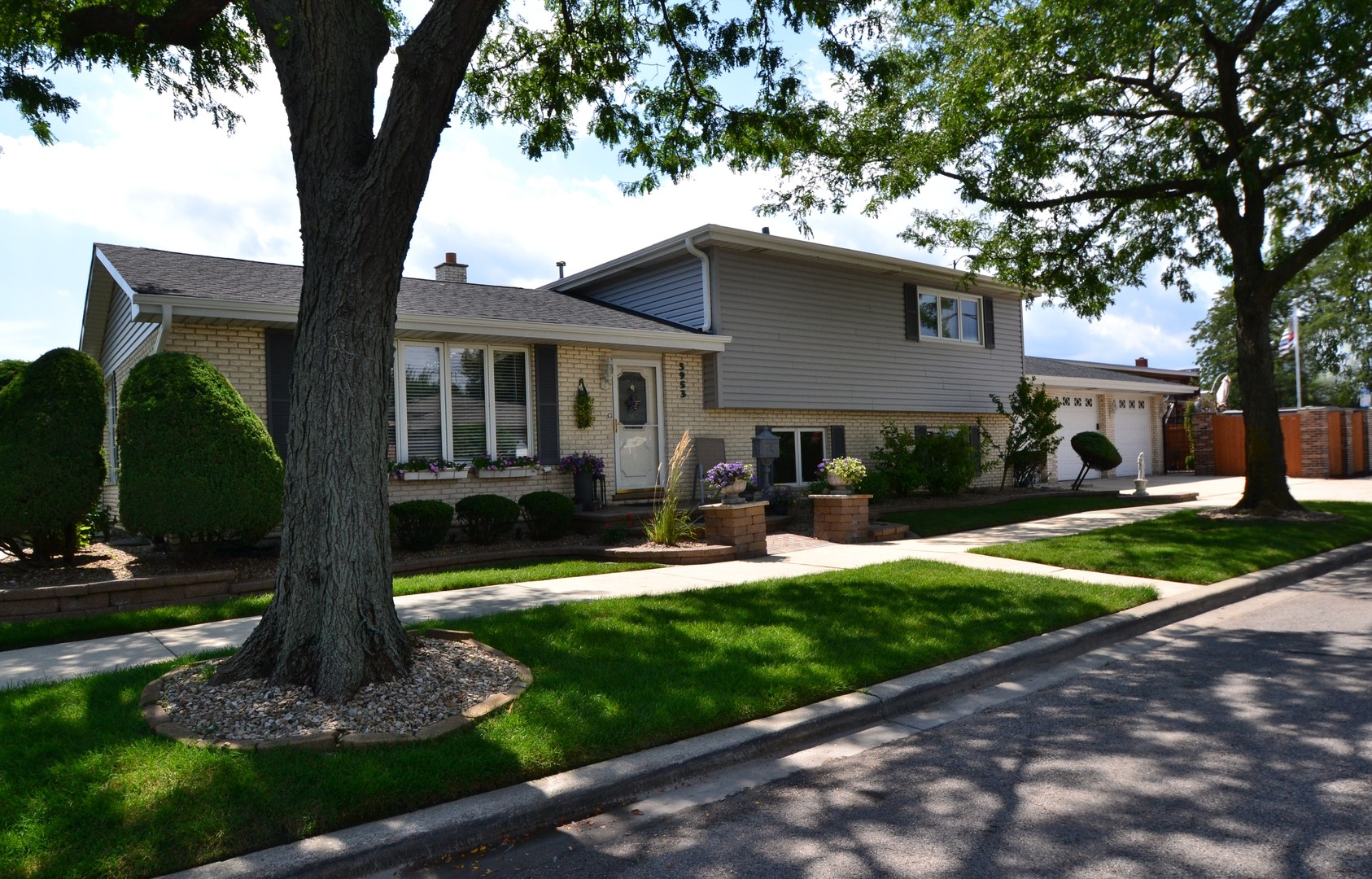 West Beverly Real Estate & West Beverly Chicago Information