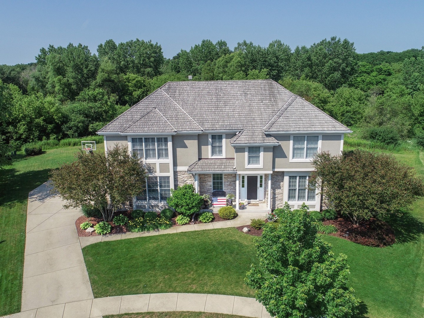 812 Waters Edge, South Elgin, Illinois