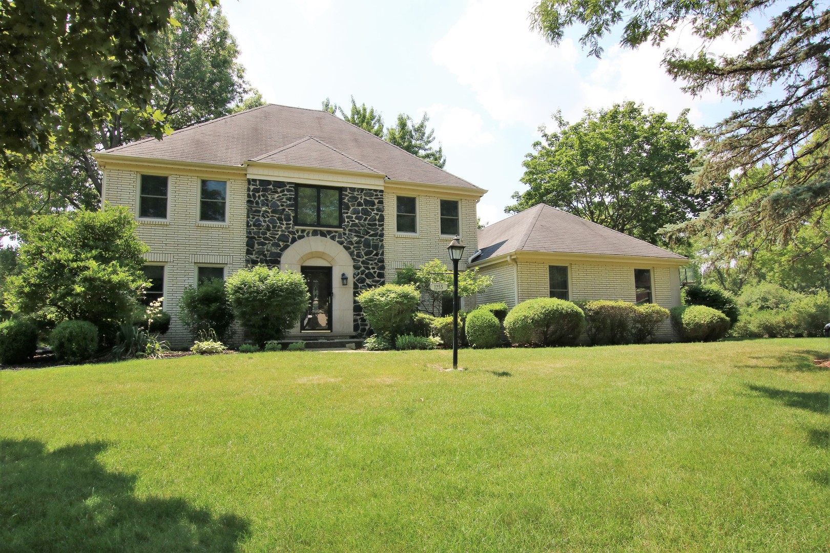 1255 W Kenilworth Avenue, Palatine, Il 60067