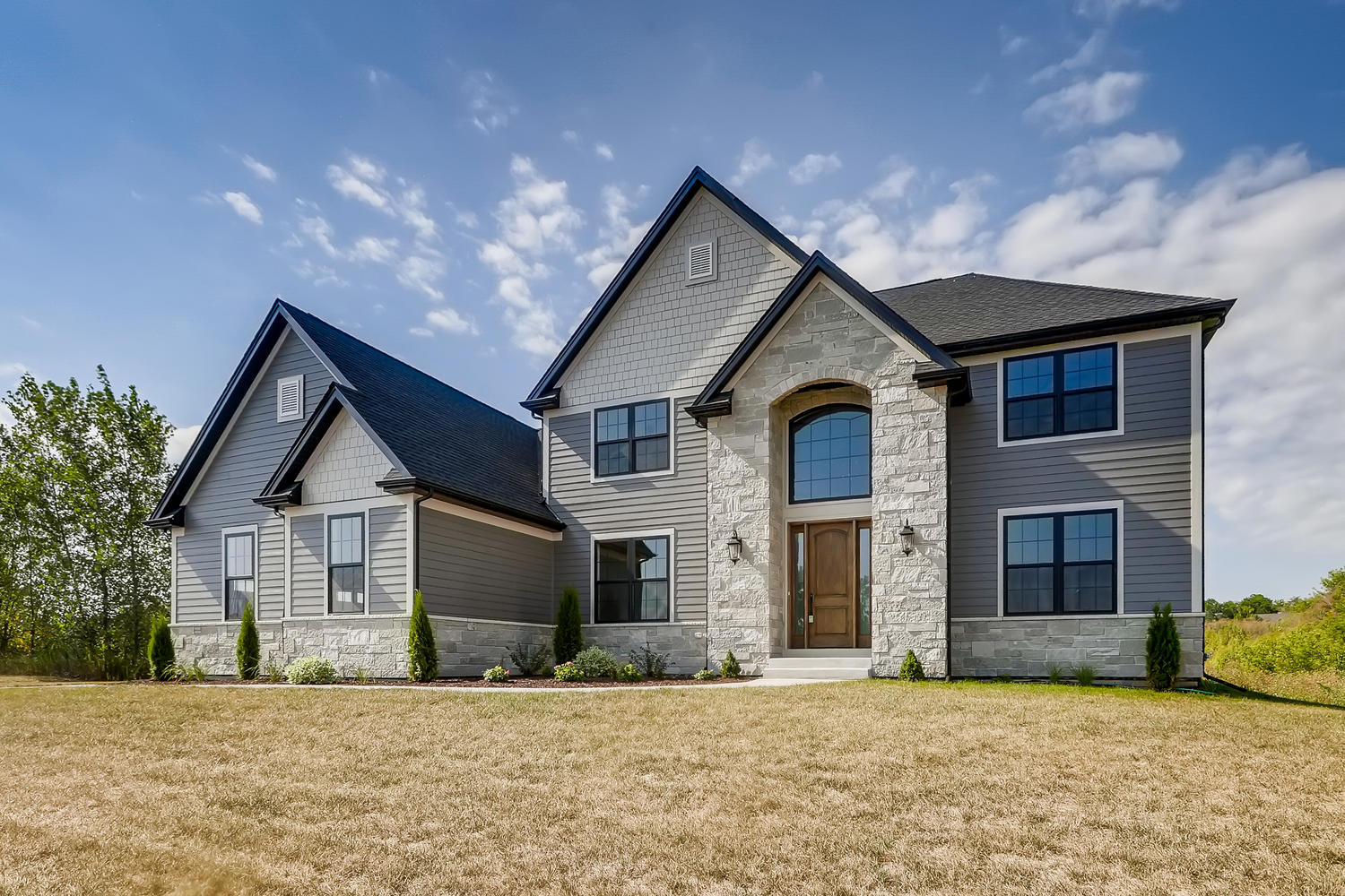 979 Redbud, Sugar Grove, Illinois