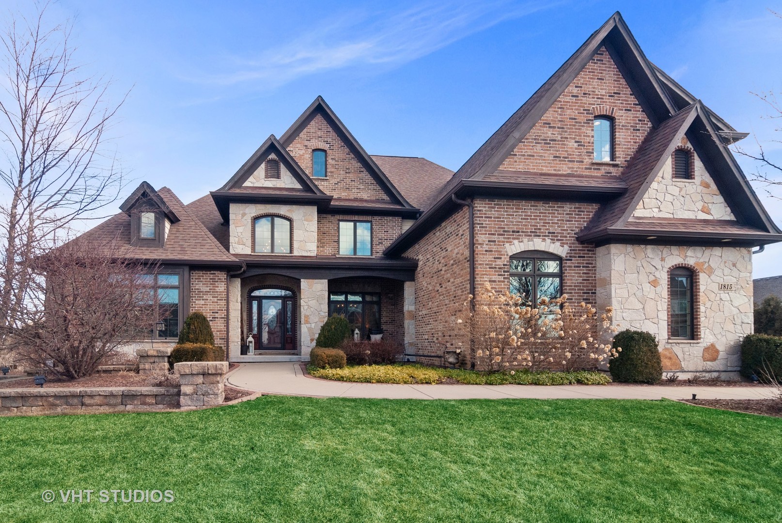 1815 Hunters Ridge, Sugar Grove, Illinois