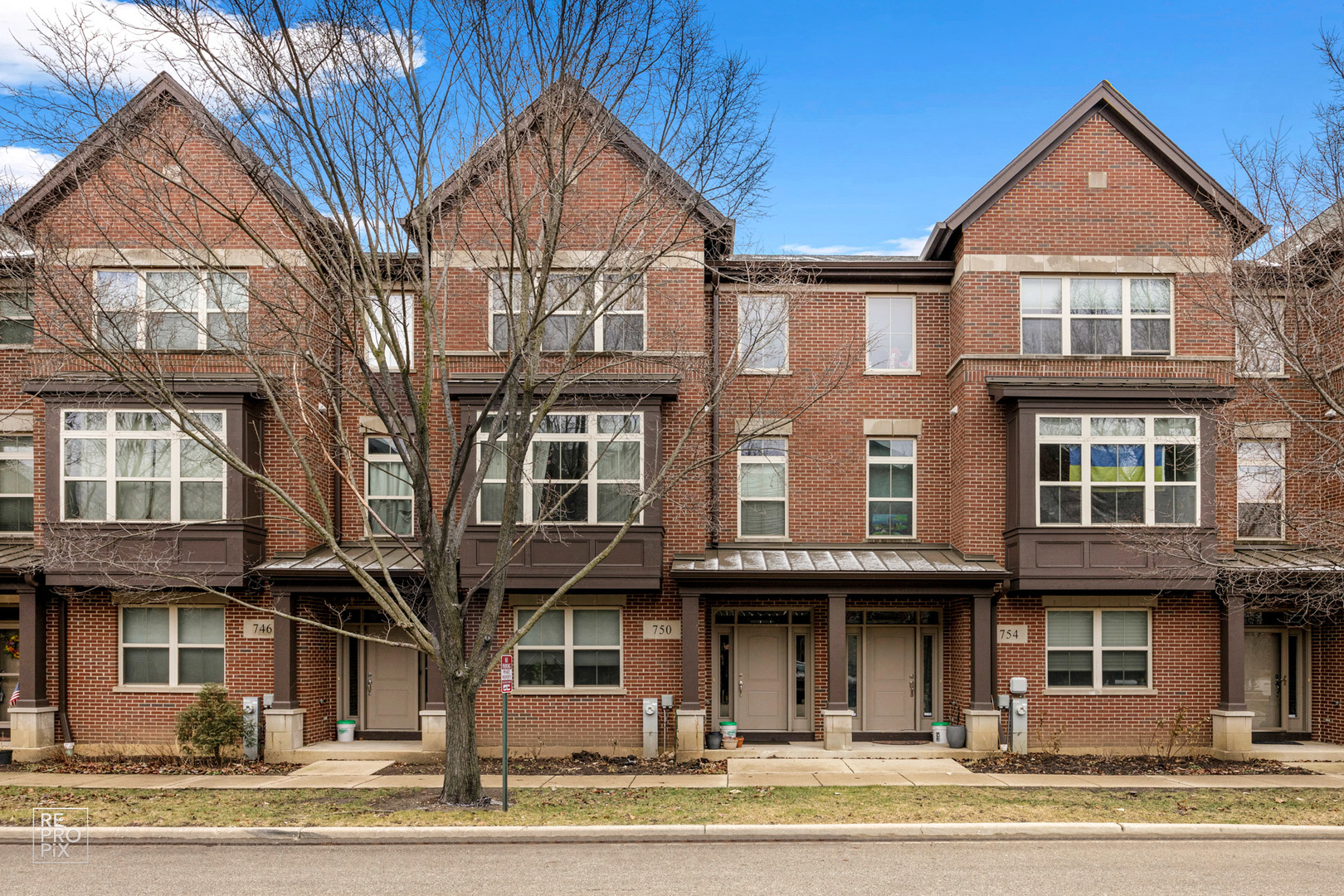 750 Summit Lane, Vernon Hills, Il 60061