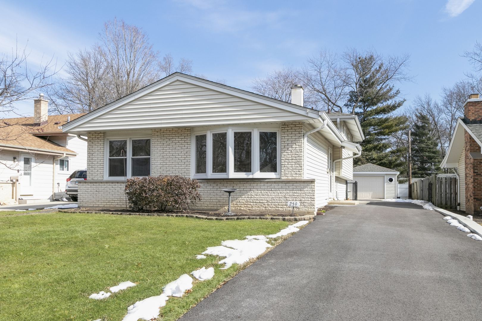 3 Bedroom Homes for sale in Glen Ellyn, Illinois Glen Ellyn MLS