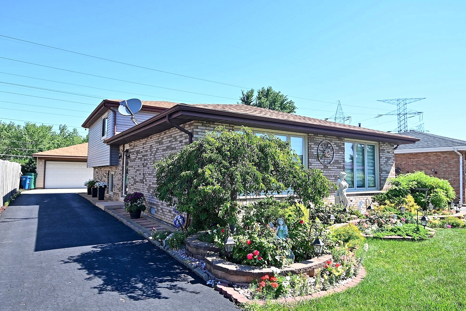 Luxury Homes for sale in Burbank, Illinois Burbank MLS Burbank Real