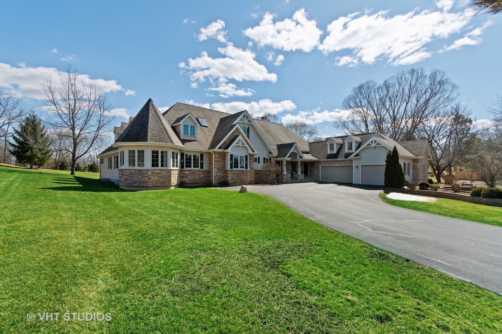 38W357 Foxwood, St. Charles, Illinois