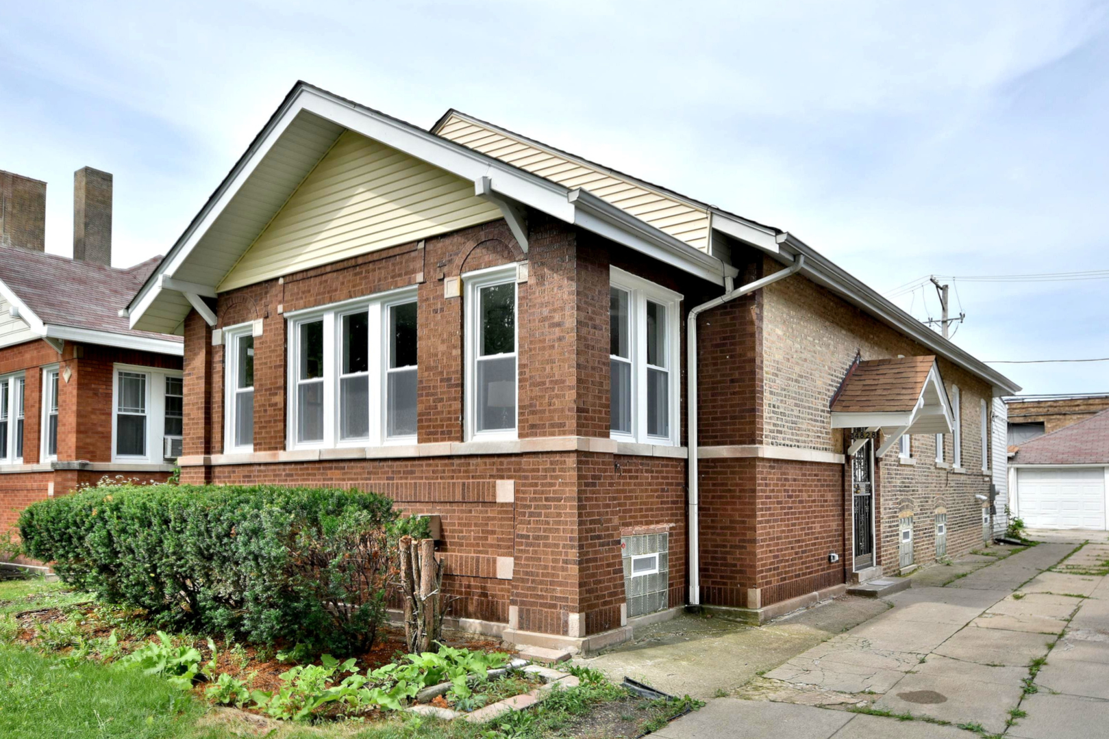 Albany Park Real Estate & Albany Park Chicago Information