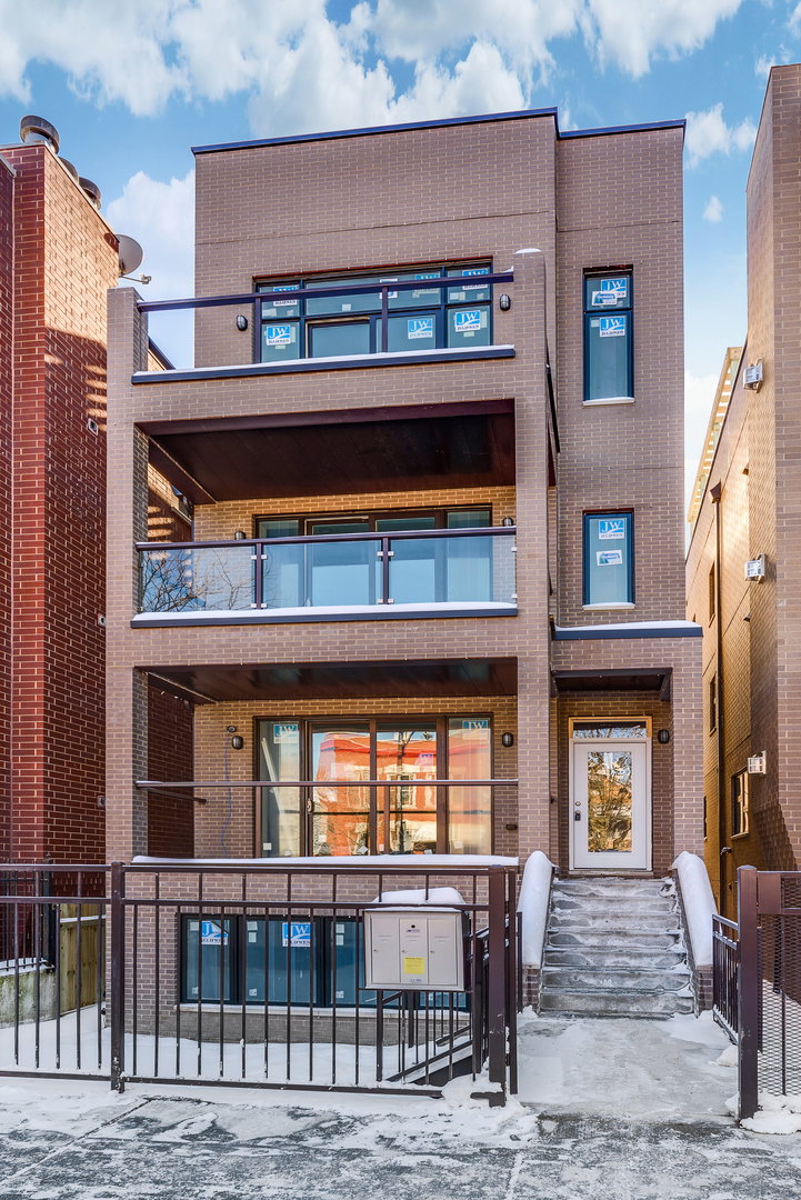 Noble Square Real Estate & Noble Square Chicago Information