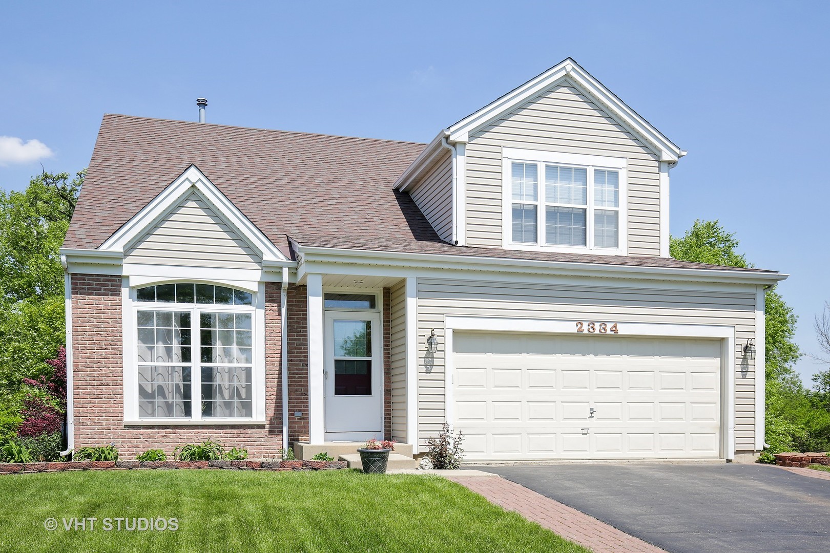 Homes for sale in the Gleneagle Farms subdivision Carpentersville