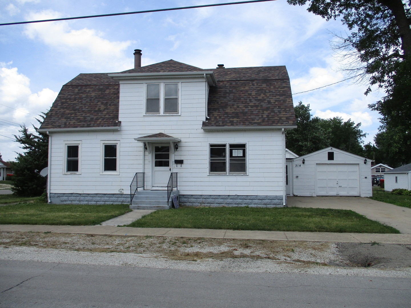 3 Bedroom Homes for sale in Earlville, Illinois Earlville MLS