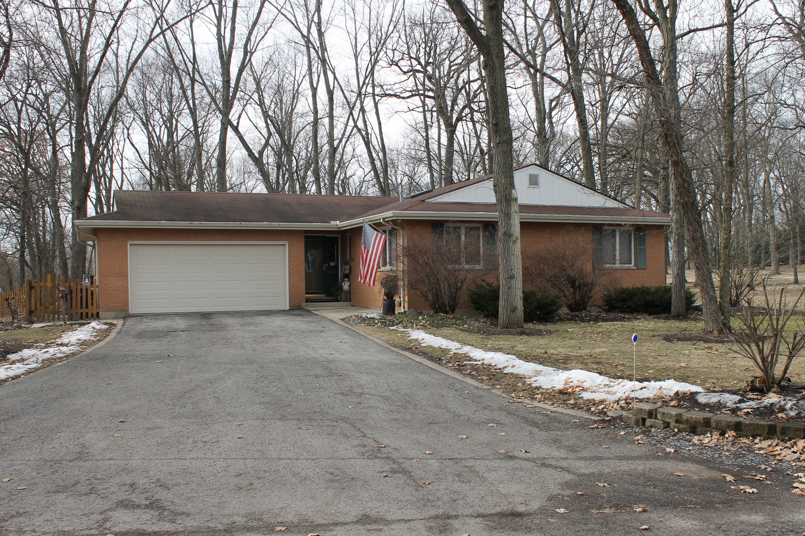 422-427 Gates, Elburn, Illinois