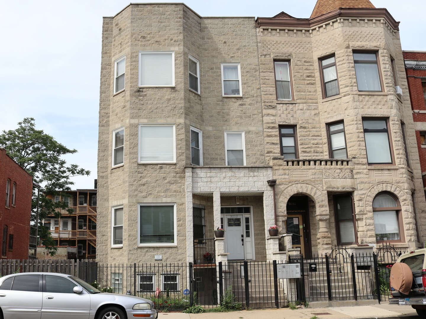 4 Apartment in East Garfield Park