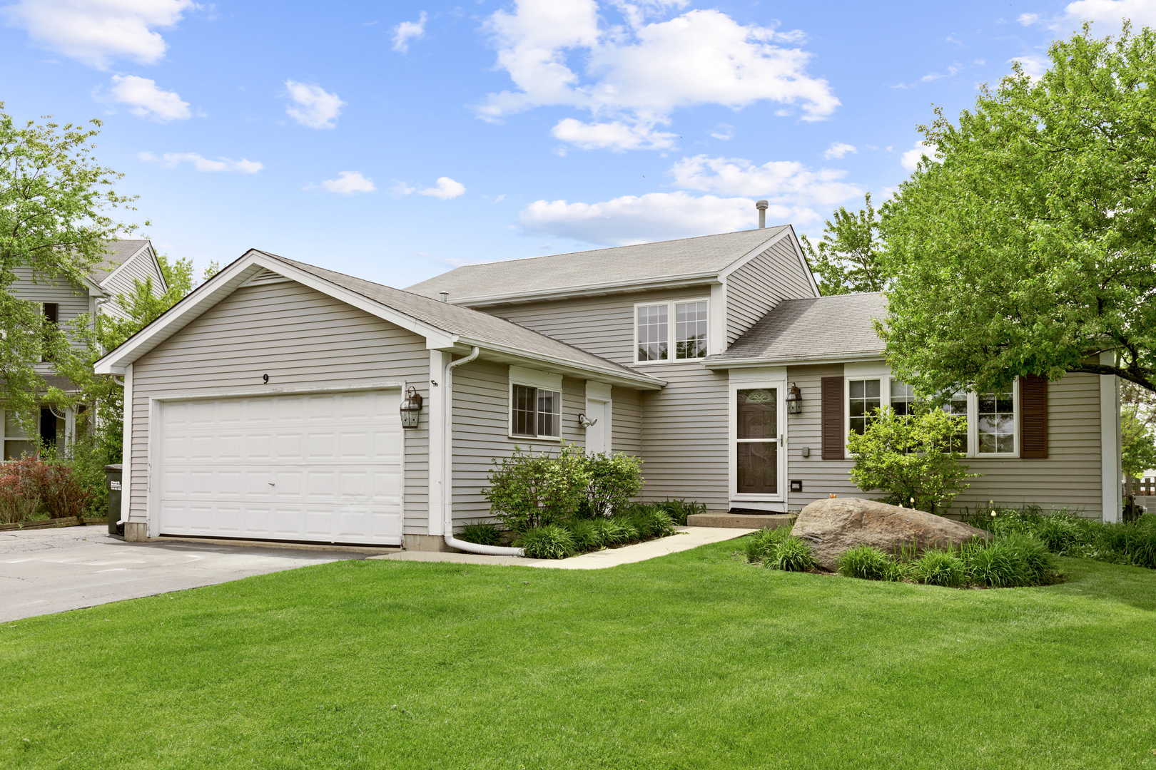 Lake in The Hills IL Homes for Sale Lake in The Hills Real Estate