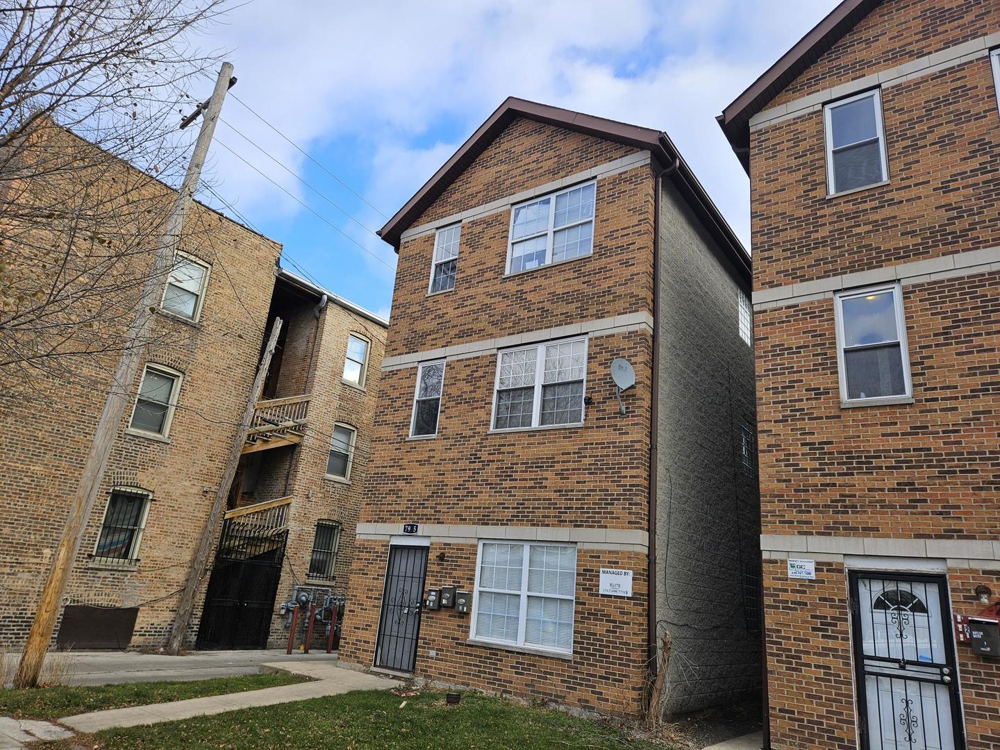 9 Apartment in South Chicago