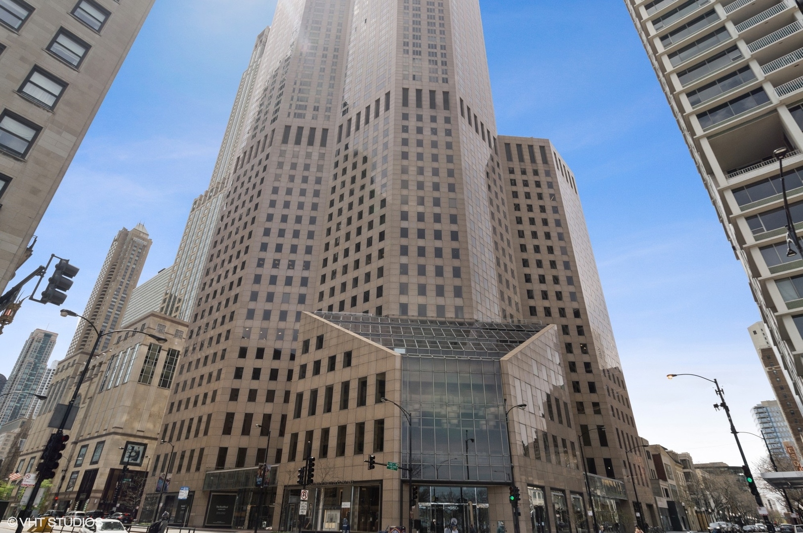 One Magnificent Mile in Chicago IL Homes for Sale - One Magnificent