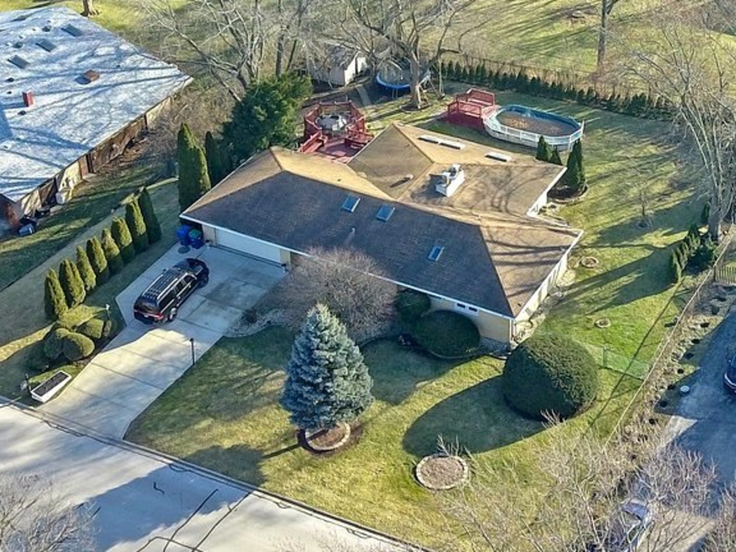 3 House in Hickory Hills