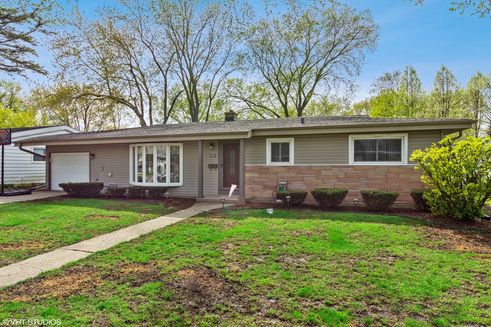 300 NORTH MACARTHUR DRIVE, PALATINE, IL 60074