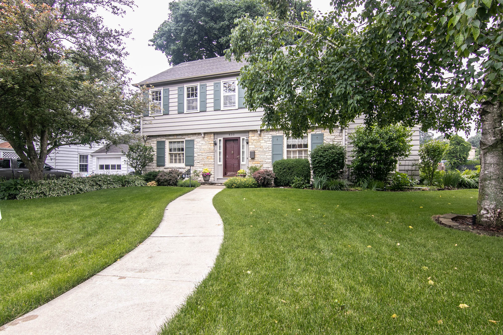 Photo of 830 Parkview Rockford IL 61107
