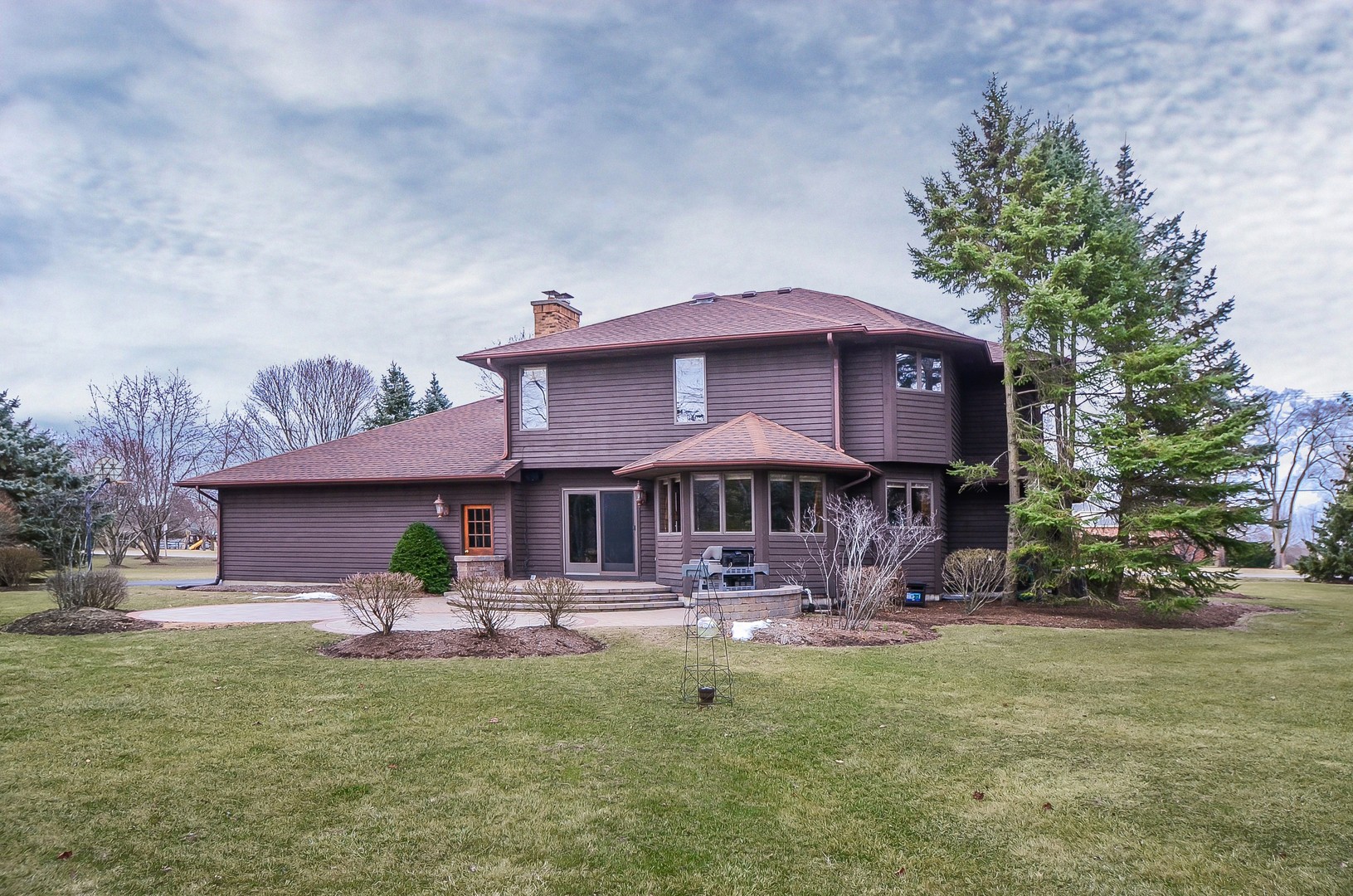 9916 Lakewood Road