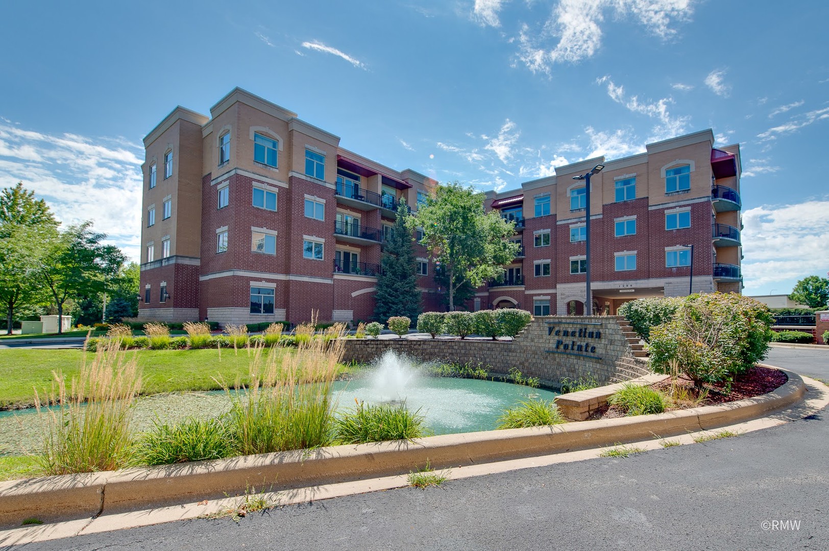 Pointe in Addison IL Homes for Sale Pointe in